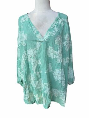 By Coco, Made in Italy, 100% Cotton Mint Green w/Metallic Gold in White Floral V